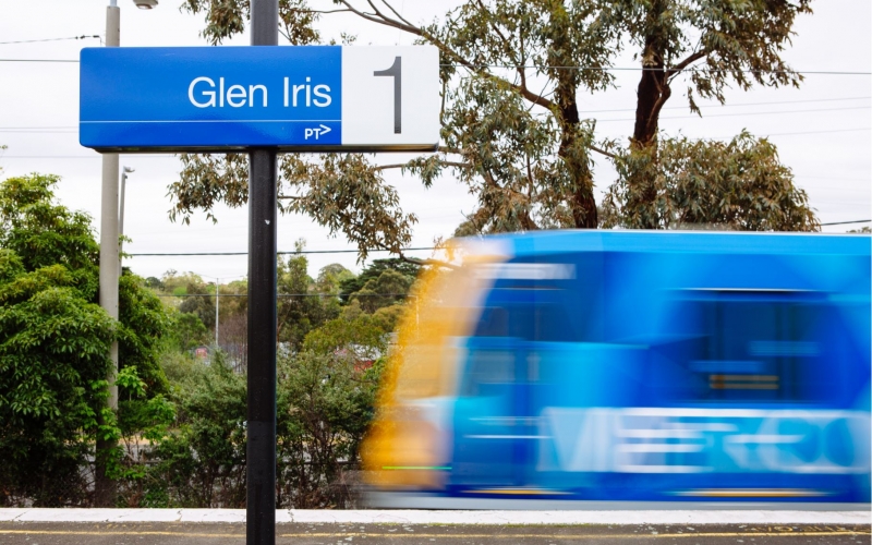 Glen Iris is well connected to Melbourne with a the Glen Iris train station. Credit image: https://levelcrossings.vic.gov.au