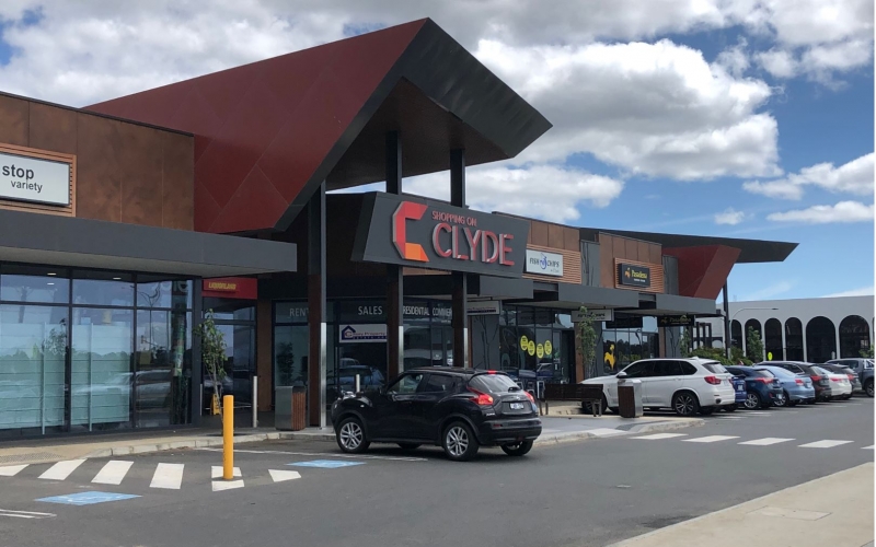 Shopping_on_Clyde_Clyde