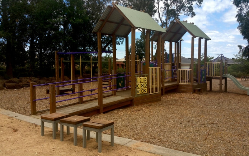 Arena Parade Park is a fun place to take your children to run and play. Credit image: https://placesfor.fun/