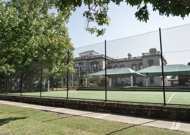 Caulfield Grammar (Malvern Campus). A well known prestigious school in the area.