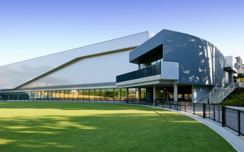 Camberwell Grammar Sports Centre. Credit image: https://minicon.com.au/projects/camberwell-grammar-new-sports-centre-2/