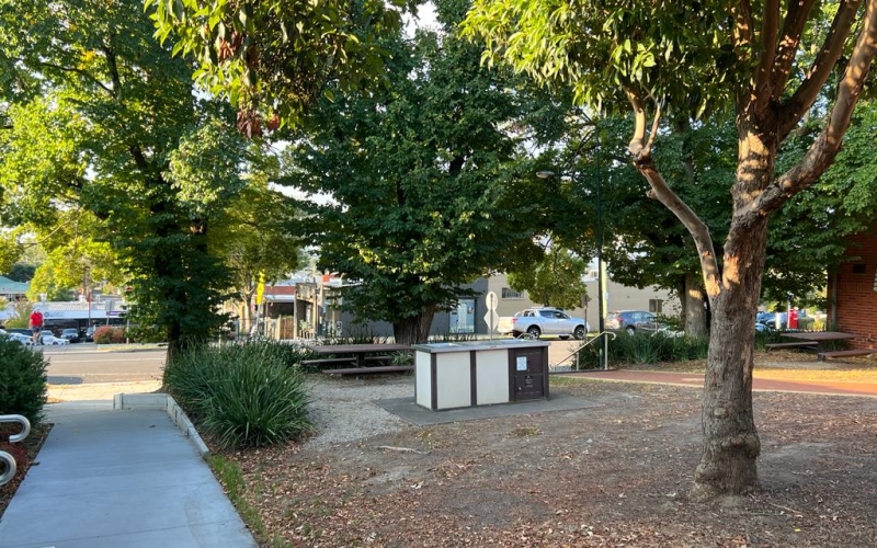 There are many public spaces for residences in Templestowe.