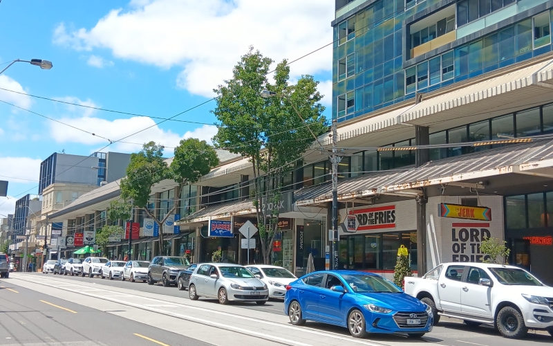 Toorak Road has many resturants offering cuisines from all over the world.