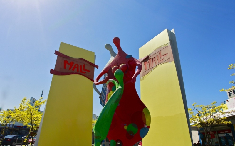 Bell Street Mall is one of the main features of the suburb. Credit image: https://bellstmall.com.au/gallery/