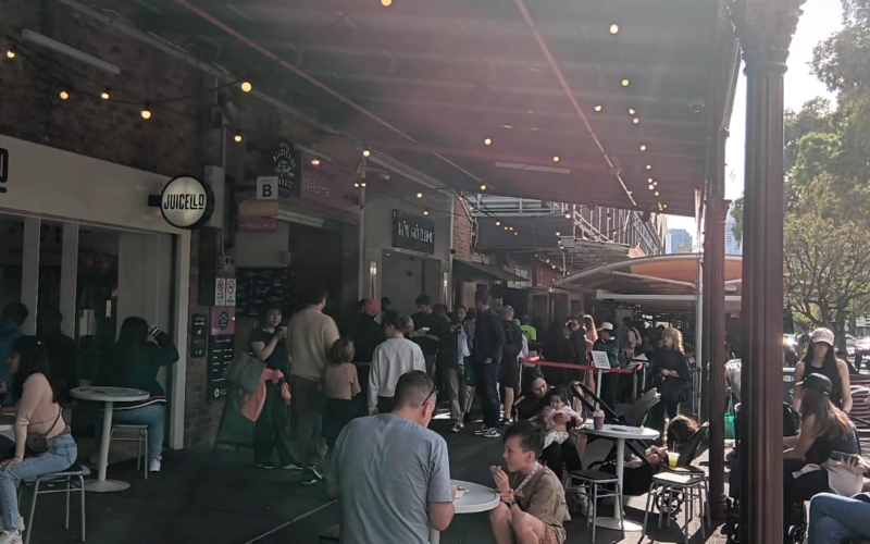 South Melbourne is home to a relatively younger population compared to metropolitan Melbourne.